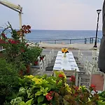 Affittacamere Akrogiali 3*