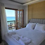 Affittacamere Akrogiali 3*