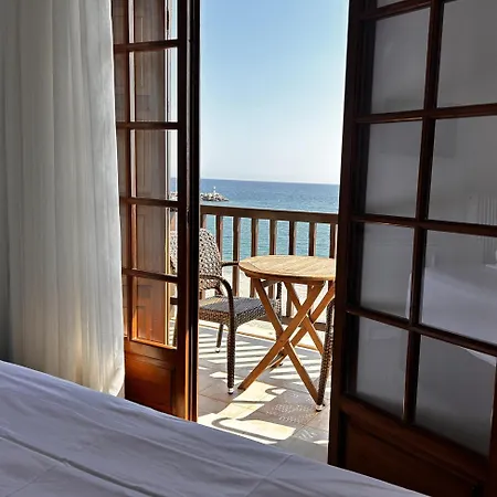 Affittacamere Akrogiali 3*