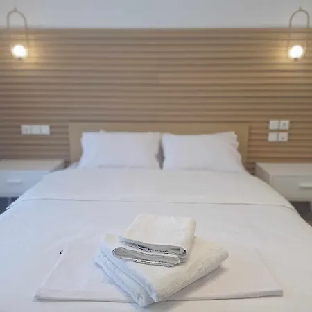 Affittacamere Akrogiali 3*